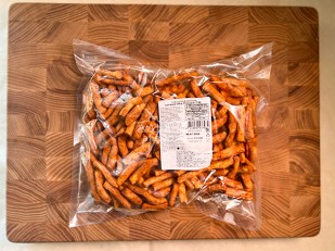 Кешью копченый: Сыр копченый на ольхе с перцем 